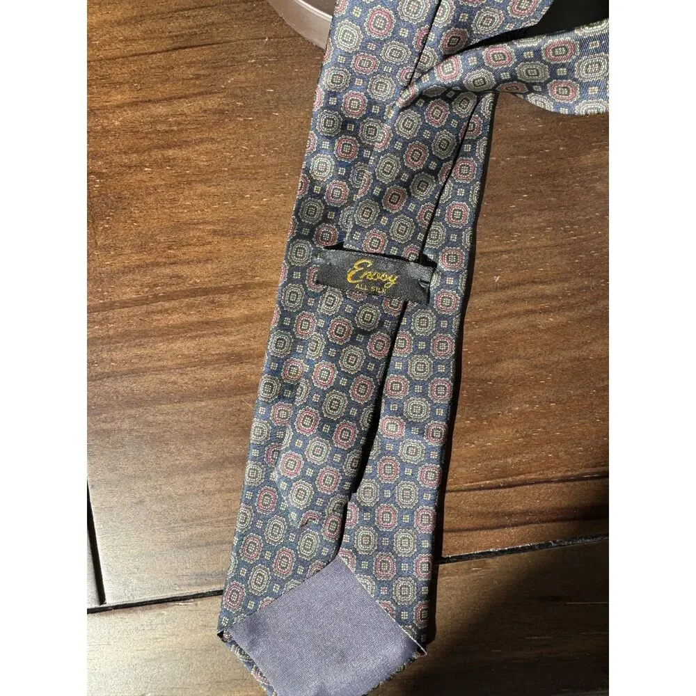 100% Silk Envoy Tie + FREE GIFT WRAPPING WITH VELVET BOW